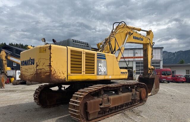 2013 Komatsu PC700LC-8EO Tracked Excavator - €110,000 (US $128,959)