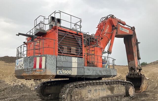 2015 Hitachi EX1900-6BH Tracked Excavator - £395,000 (US $533, 593)