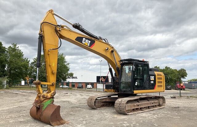 2014 Cat 320EL Tracked Excavator - £32,100 (US $43, 363)