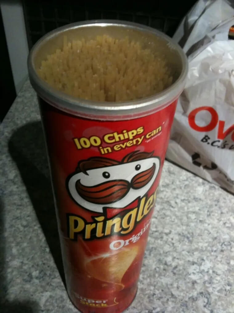 Store Spaghetti in a Pringles Tube