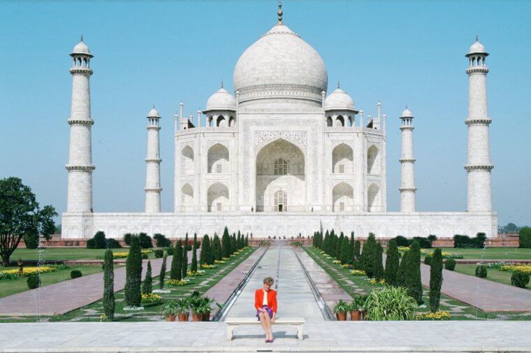 Diana's Solo Visit to the Taj Mahal Broke Everybody's Heart