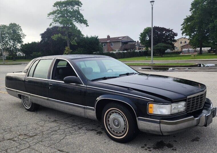 1995 Cadillac Fleetwood - $2,500
