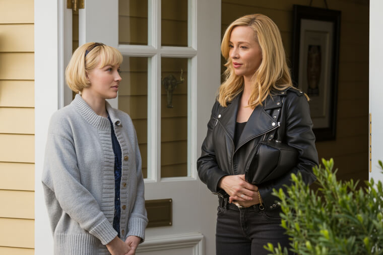 Lisa Kudrow Returns With a Stunning Move