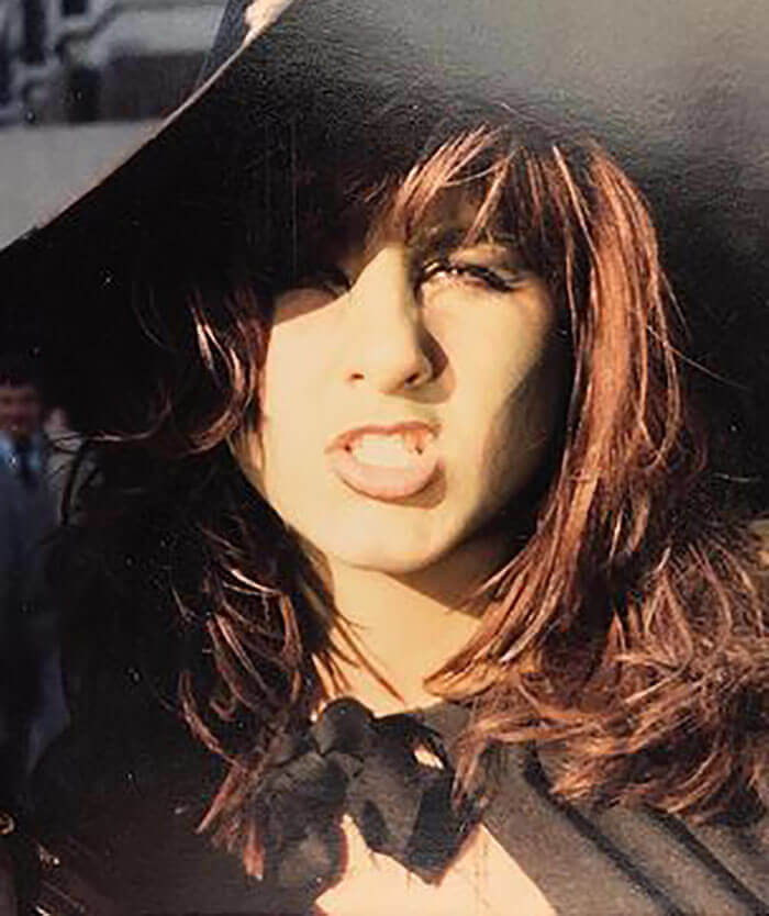 Jennifer Aniston Dressed As A Witch For Halloween In 1986