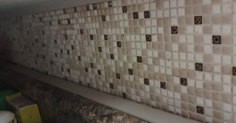 Tile Backsplashes With Busy Patterns