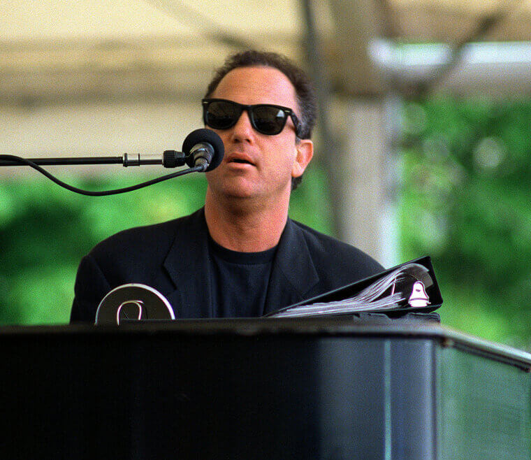 Just the Way You Are (1977) - Billy Joel: A smooth jazz-infused promise of acceptance without any desire for change