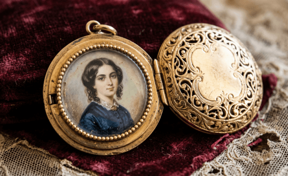 The Mystery of the Blue Trunk: How an Unopened Family Heirloom Redefined Three Generations