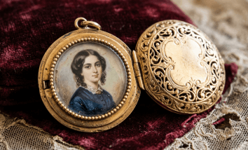 The Mystery of the Blue Trunk: How an Unopened Family Heirloom Redefined Three Generations