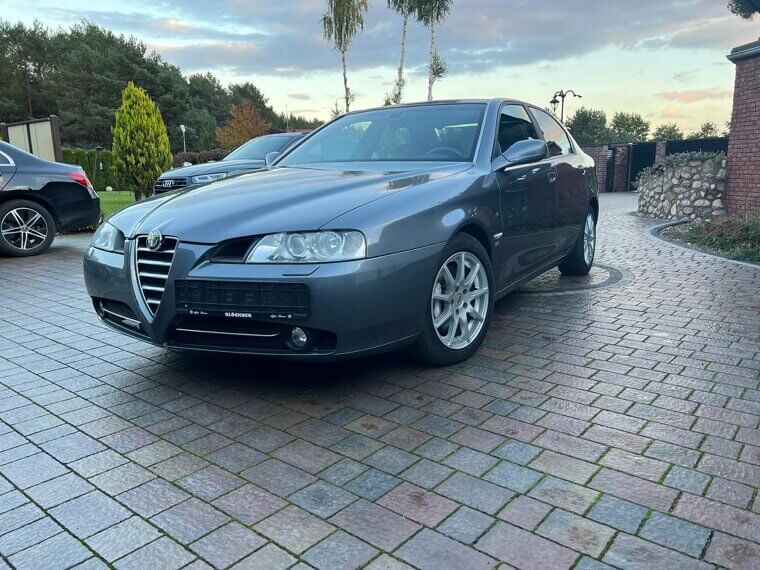 Alfa Romeo 166