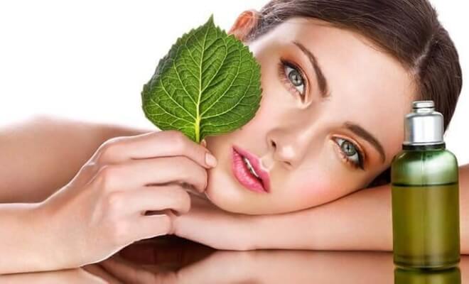 8 Home Remedies That Will Help Banish Acne Scars