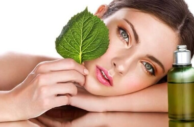 8 Home Remedies That Will Help Banish Acne Scars