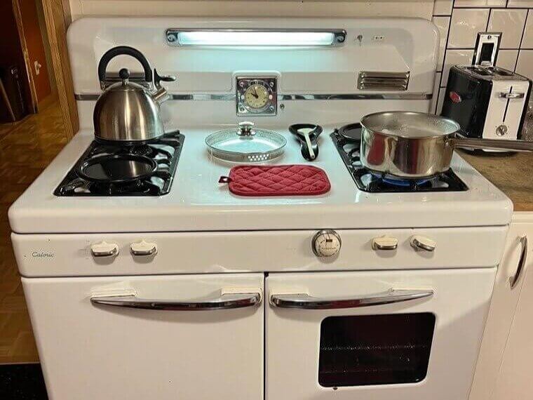 Enamel-Coated Gas Range With Chrome Trim