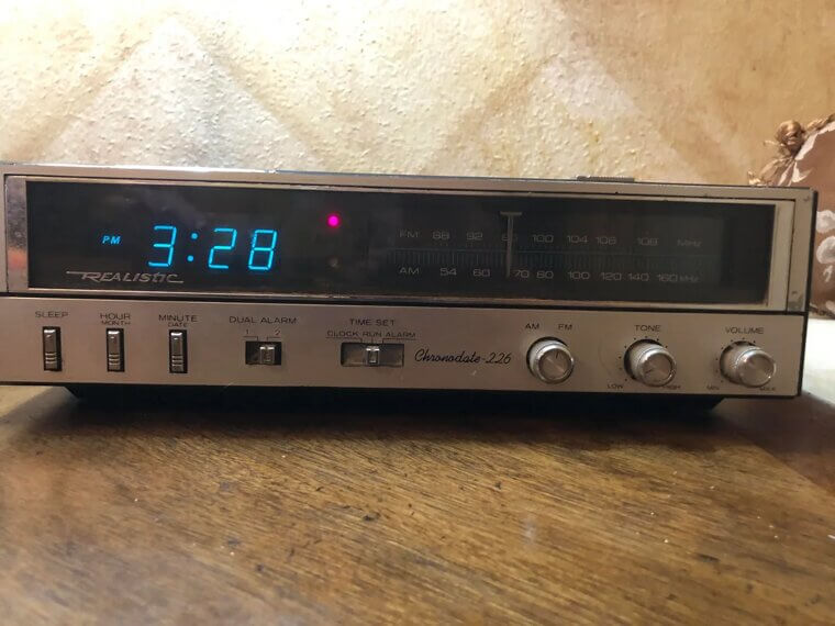 Analog Clock Radio