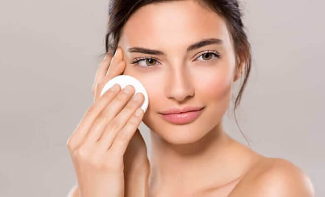 6 Things That Might Happen If You Stop Wearing Make Up