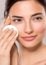 6 Things That Might Happen If You Stop Wearing Make Up