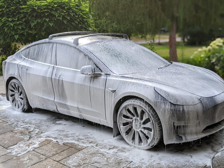 Washing Your Car With Dish Soap to Save Money
