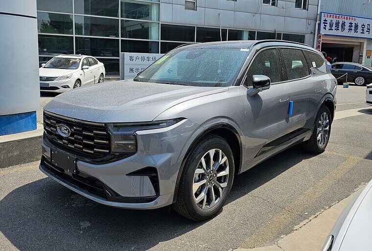 2023 Ford Edge