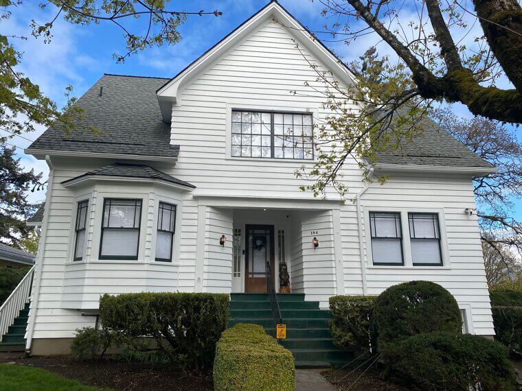 Twilight (The Swan House): St. Helens, Oregon