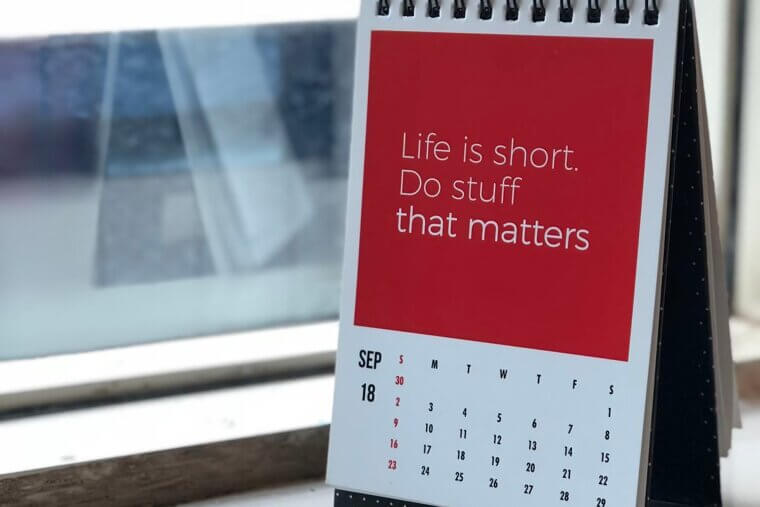 A Daily Desk Calendar With Facts or Jokes