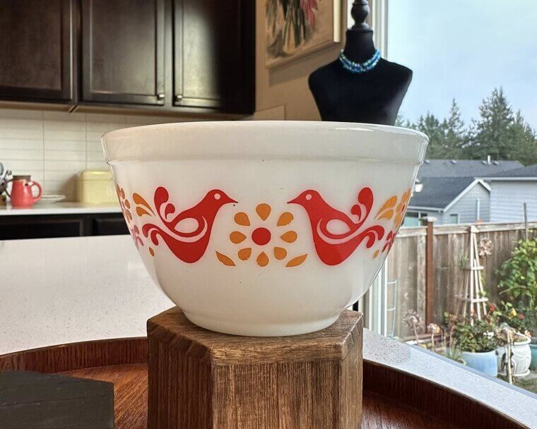 The "Friendship" Bird Pattern That Spreads Cheer