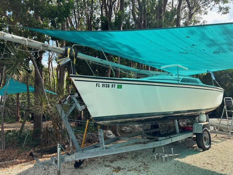 1986 Hunter 23' Sailboat W/ Title & Trailer - Bidding