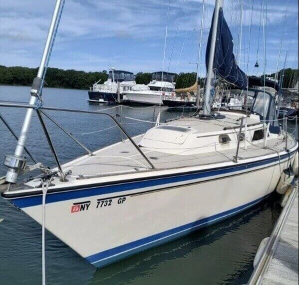 1986 O'Day 31' Sailboat - $10 (Bidding)
