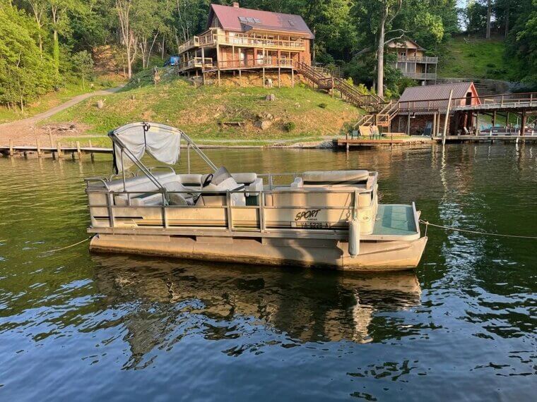 2001 Crest 20' Pontoon Boat W/ Registration - Bidding