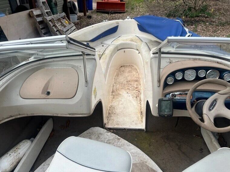2003 Bayliner 20’ Runabout Freshwater Fiberglass Mercury 20HP I/o Gas & Trailer - $400