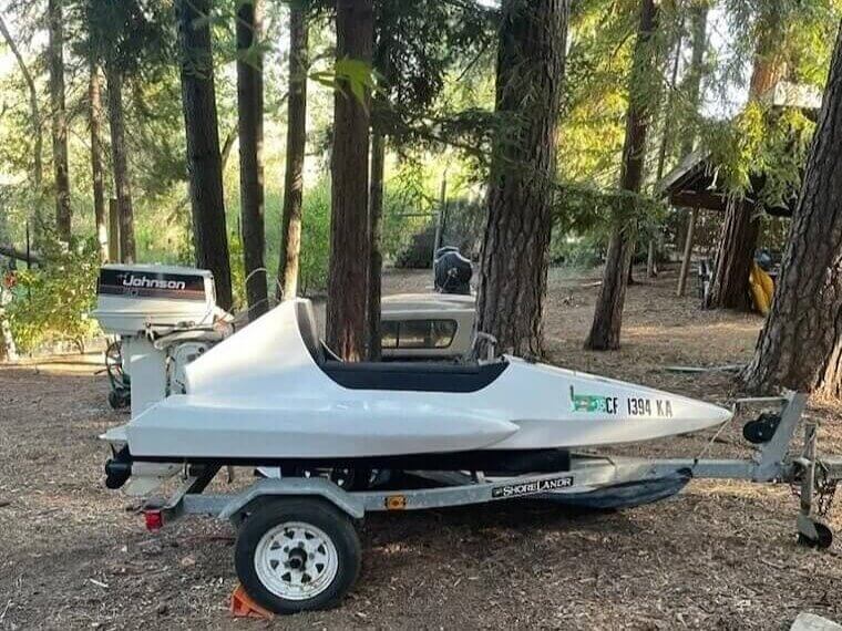 1989 Hydro Runner 8' Boat W/ Title & Trailer - Bidding