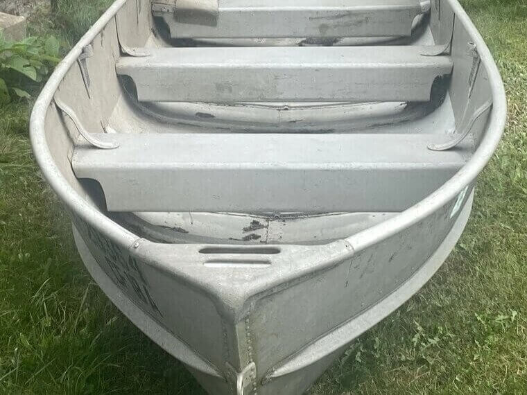 14ft Aluminum Jon Boat W/ Title + Trolling Motor & Extras - $695
