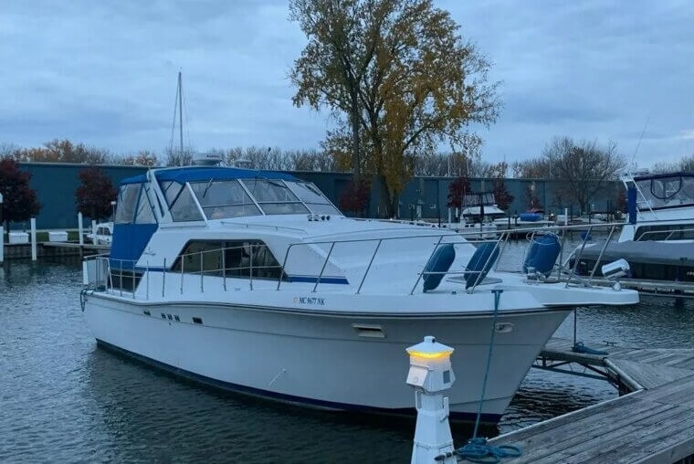 1988 Chris-Craft 381 Catalina