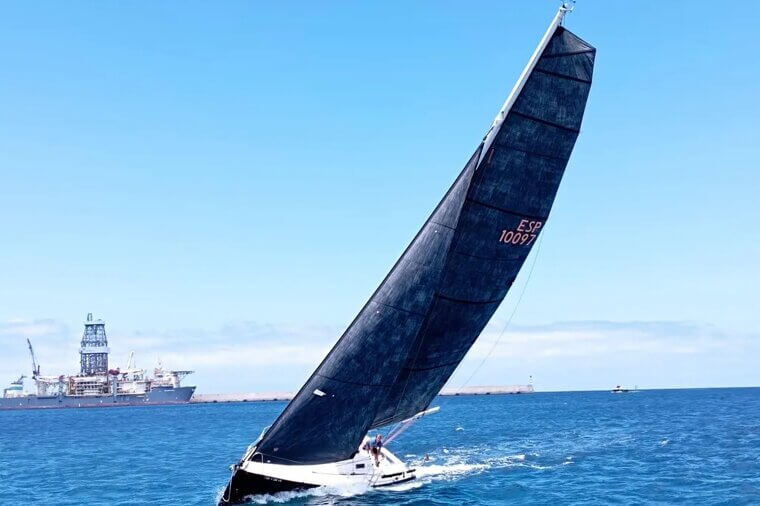 2000 Maxi Dolphin Giro 34