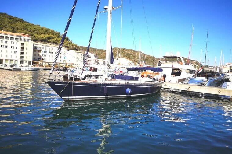 1982 Ferretti Yachts 53