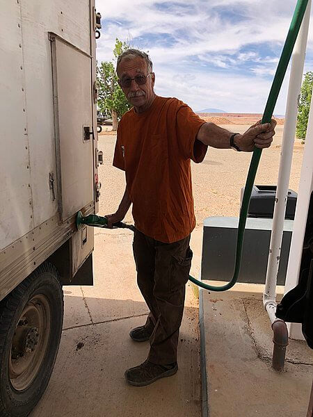 Mito: Abasteça antes de ficar muito quente lá fora para obter mais gasolina