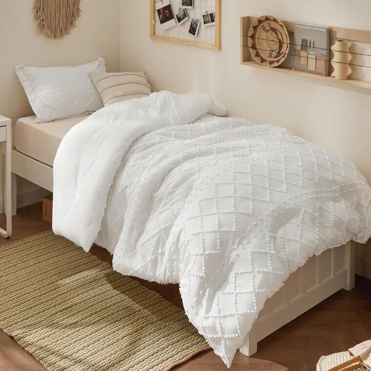 Bedsure Boho Comforter - Cozy Twin XL Bedding for All Seasons - Now 40% Off!