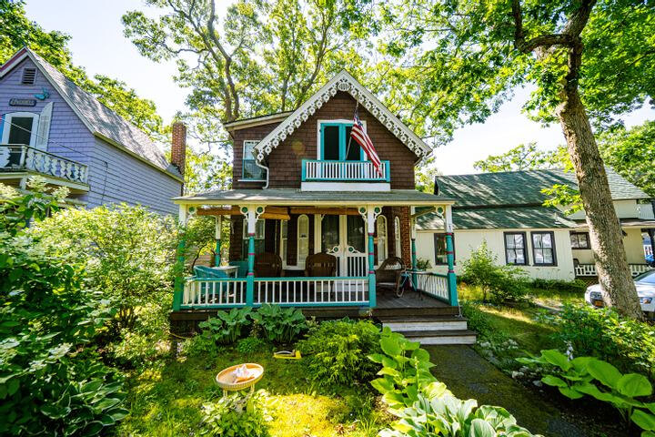 In Place Of An Agency, Shelley Found A Home