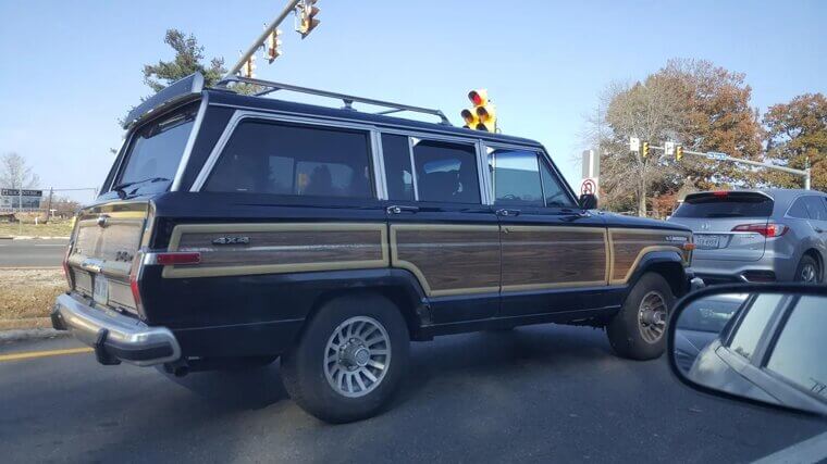 Jeep Grand Wagoneer