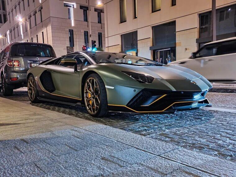 Lamborghini Aventador - 6.5L