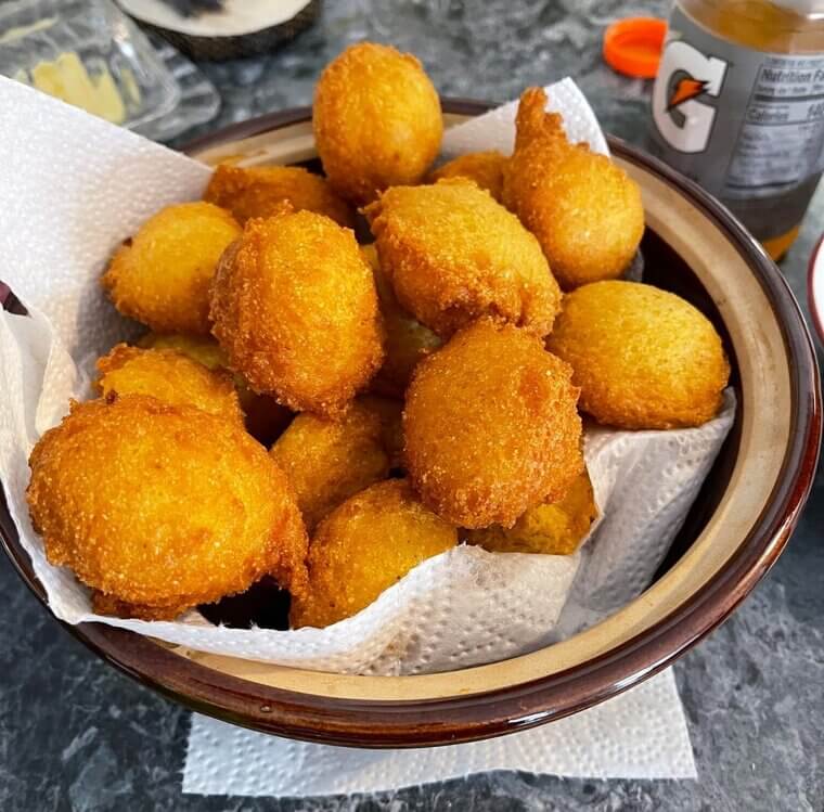 Fried Cornbread (Hushpuppies)