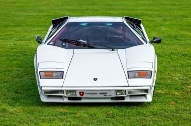 Vintage Cars With Sky-High Maintenance Costs