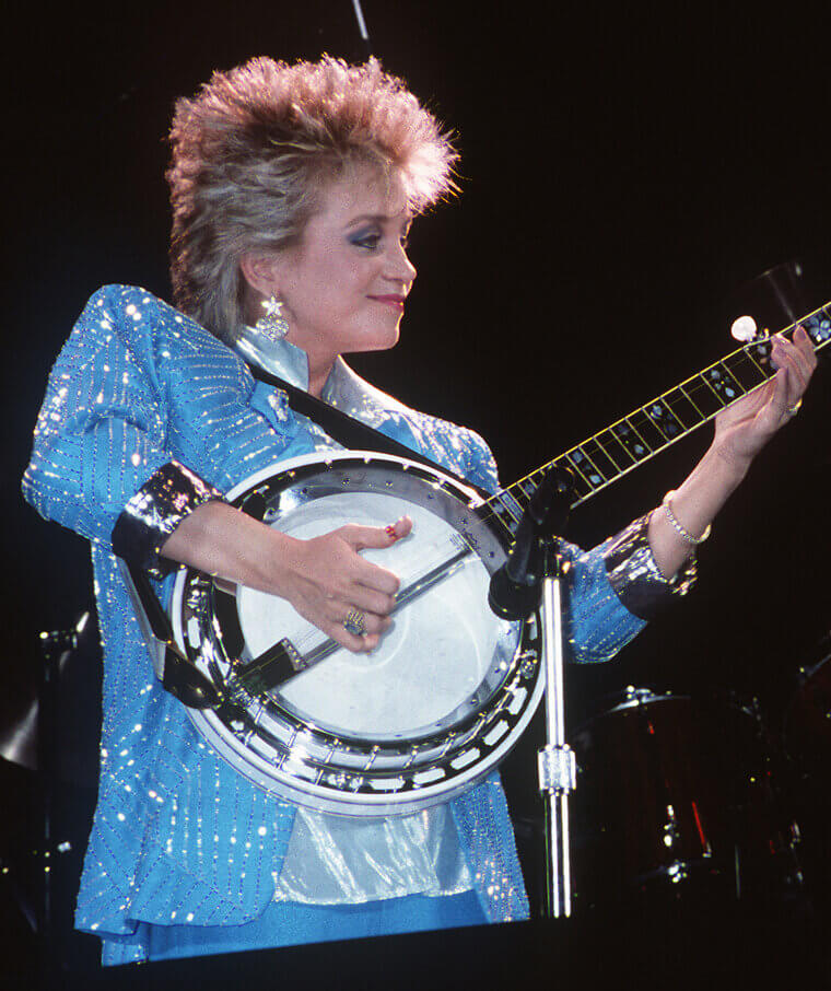 Barbara Mandrell Left the Stage Following a Severe Highway Collision