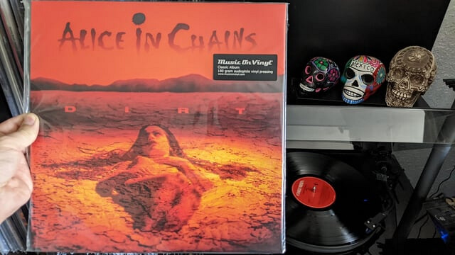 Alice in Chains, Dirt, 1992, Severe Earthquakes And Dark Studio Atmosphere