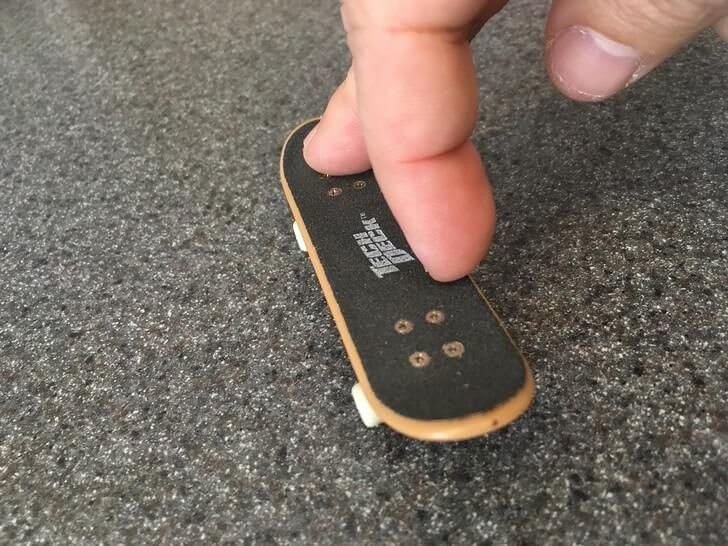 Becoming a Professional Finger Skater