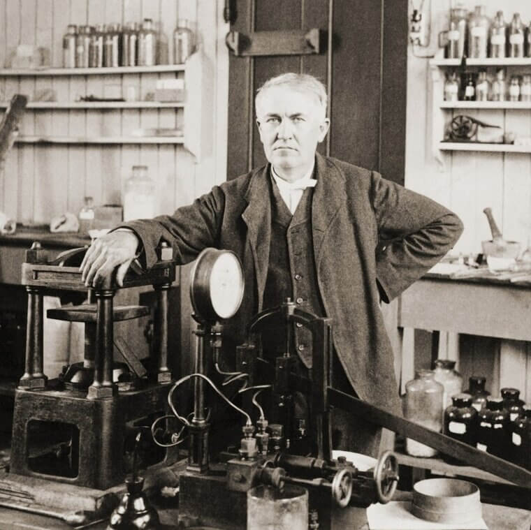 Thomas Edison Didn't Invent the Light Bulb