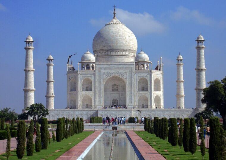 Shah Jahan Didn’t Have The Hands of the Taj Mahal Builders Removed