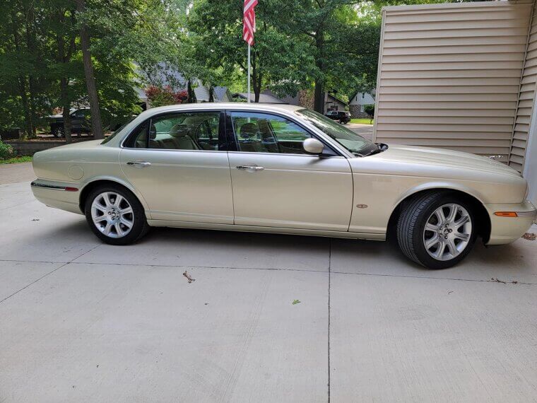 2006 Jaguar XJ8 - $3,100