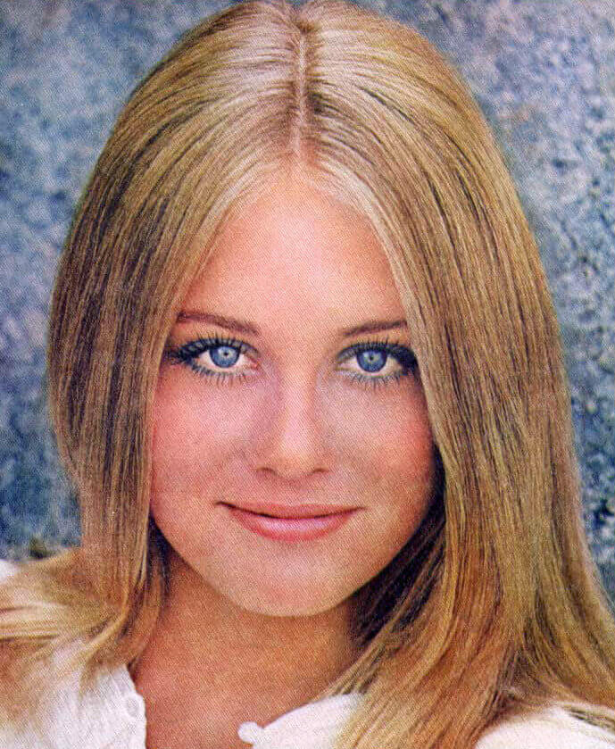 Cybill Shepherd: The Southern Belle of Model Beginnings
