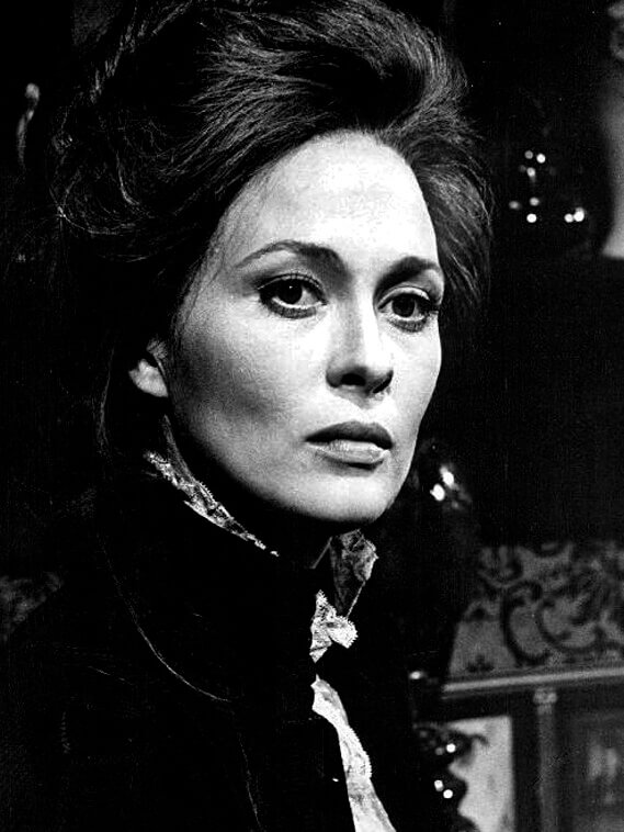 Faye Dunaway: The Chic and Sharp Beauty of the 1970s