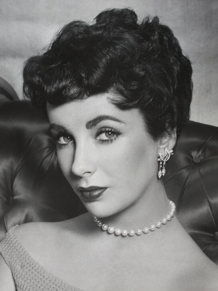 Elizabeth Taylor: The Woman With the Violet Eyes