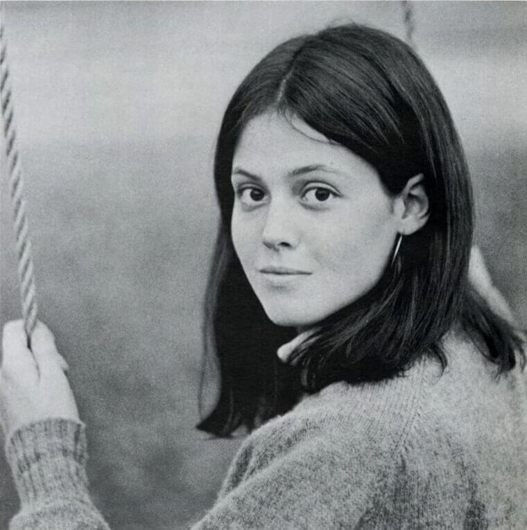 Sigourney Weaver: The Strong and Striking Action Heroine